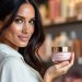 plongez dans l'univers de meghan markle et découvrez le secret de son éclat ! découvrez le produit de beauté en pharmacie recommandé par la duchesse, conçu par une marque française emblématique. offrez à votre peau le soin qu'elle mérite pour un teint radieux et lumineux.